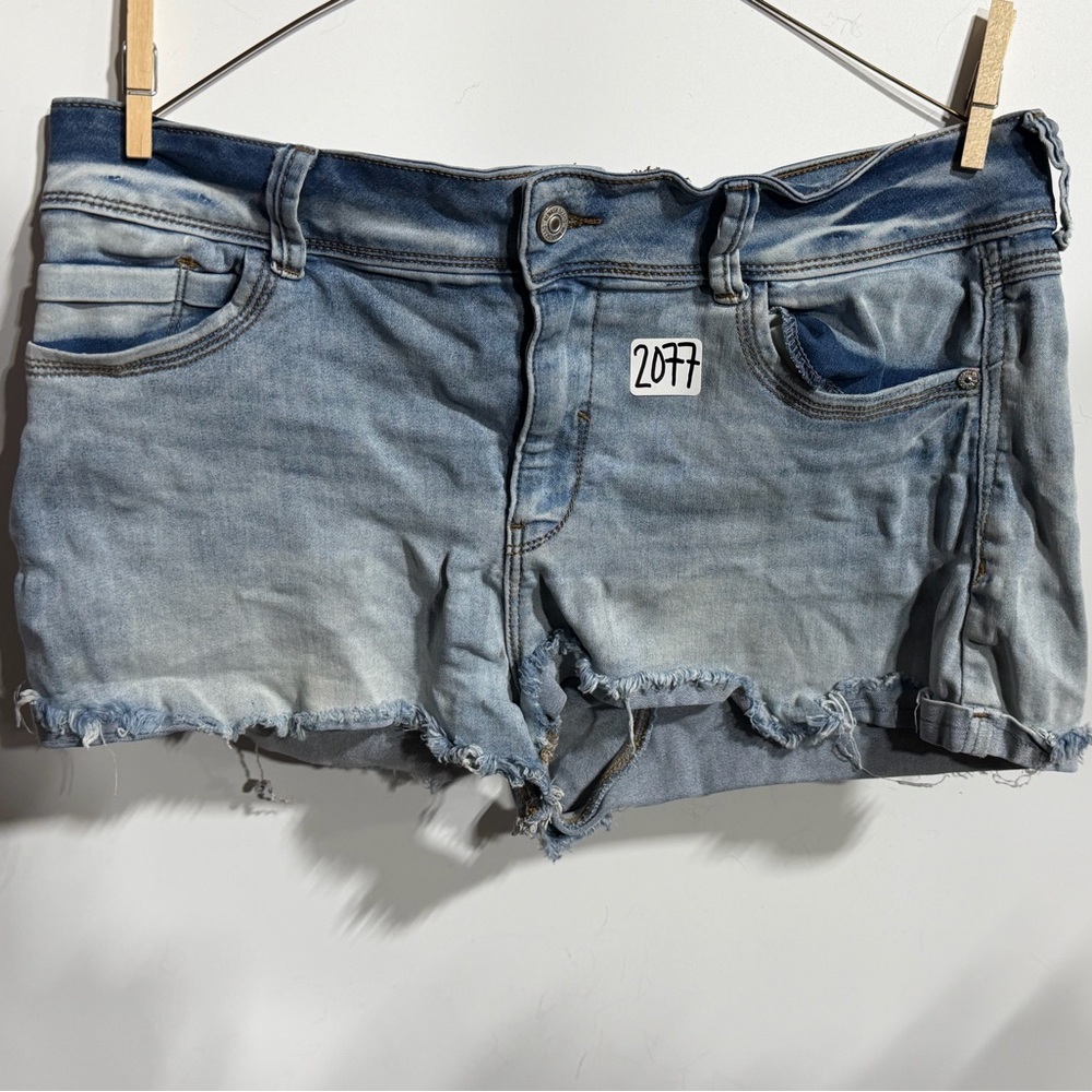 #2077-Frayed Hem Blue Jean Shorts